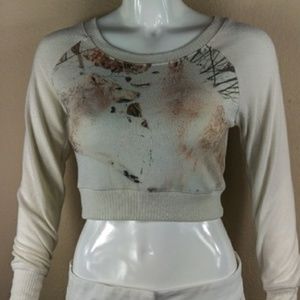 (All Things Fabulous) NWOT 2 Wolves Sweater